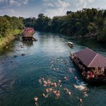 นั่งเรือชมวิว ถึงน้ำตกไทรโยคใหญ่